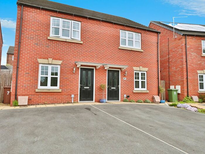 3 Bedroom Semi-Detached House For Sale In Clarke Drive, Driffield, YO25