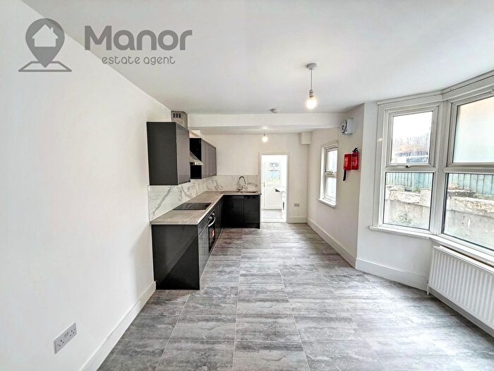 4 Bedroom Terraced House To Rent In Browning Road, Manor Park, E12
