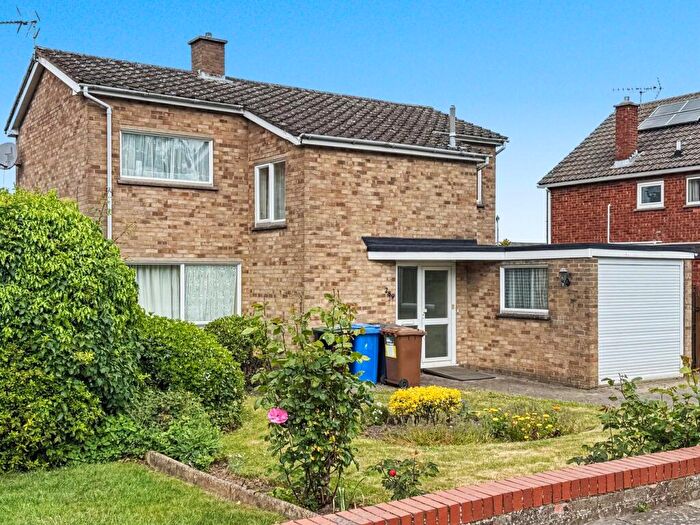 3 Bedroom Detached House For Sale In Henley Road, Ipswich, IP1