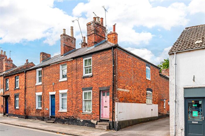 3 Bedroom End Of Terrace House For Sale In Southbroom Road, Devizes, Wiltshire, SN10