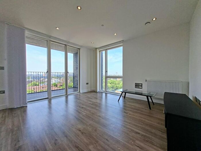 3 Bedroom Apartment To Rent In Creative Road Deptford, SE8