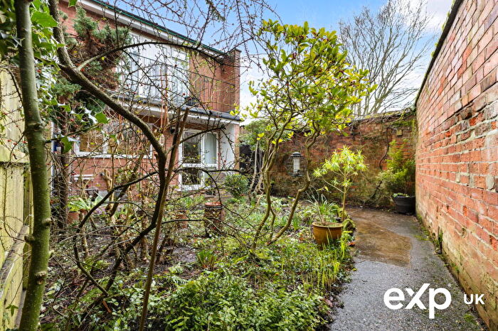 2 Bedroom End Of Terrace House For Sale In Oakfield Mews, NG3