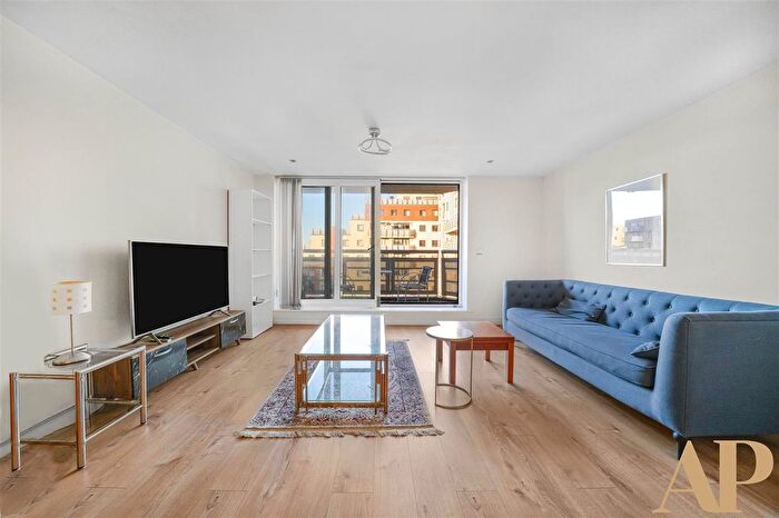 2 Bedroom Flat To Rent In Wards Wharf Approach, London, E16