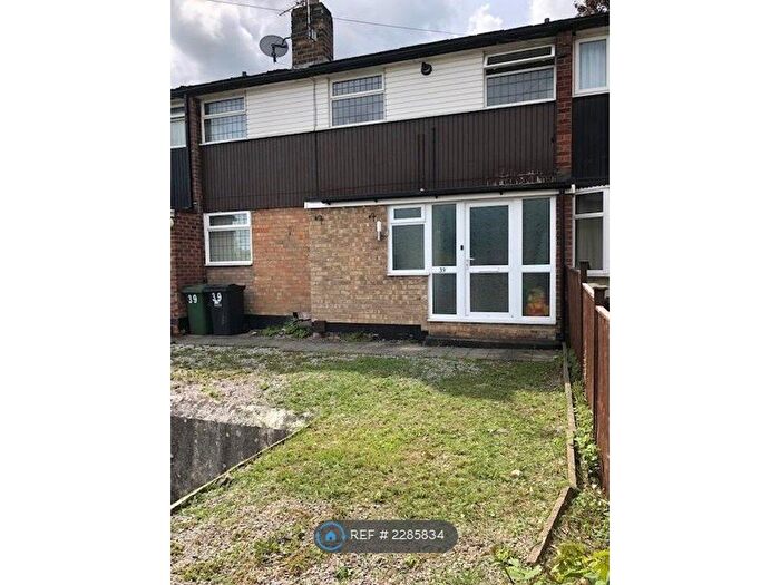 3 Bedroom Terraced House To Rent In Starthe Bank, Heanor, DE75
