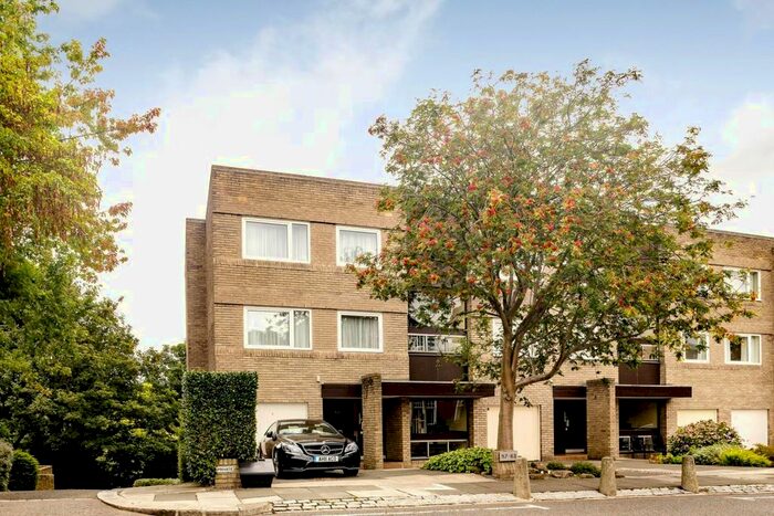 2 Bedroom Flat To Rent In Adderstone Crescent, Jesmond, Newcastle Upon Tyne, NE2