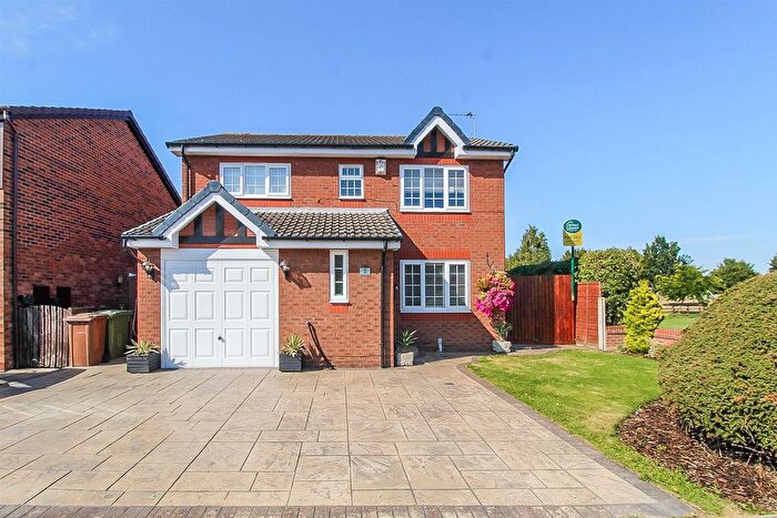 4 Bedroom Detached House For Sale In Kings Avenue, Altofts, Normanton, WF6