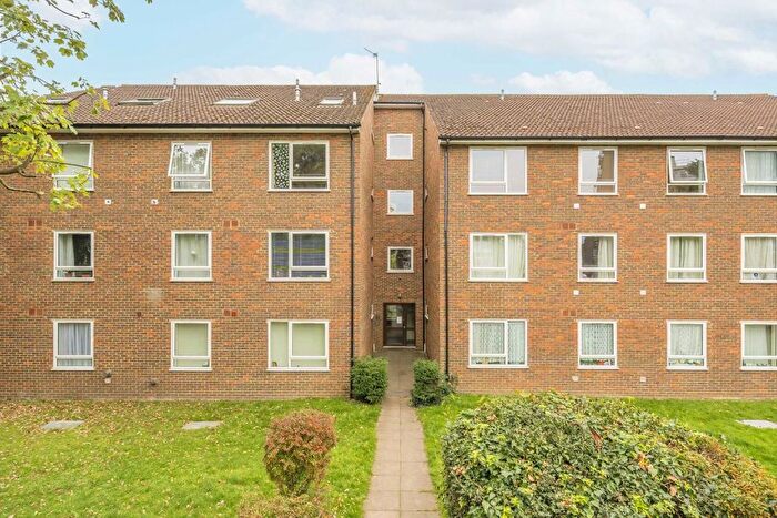 2 Bedroom Flat To Rent In Victoria Drive, Wimbledon, SW19