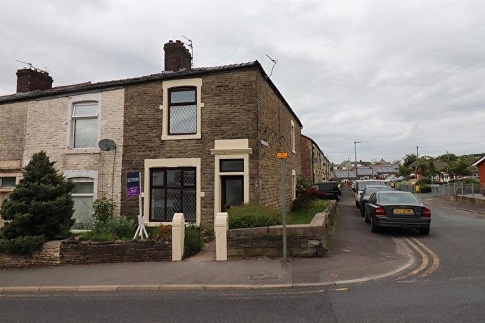 3 Bedroom End Of Terrace House To Rent In Marsh House Lane, Darwen, BB3