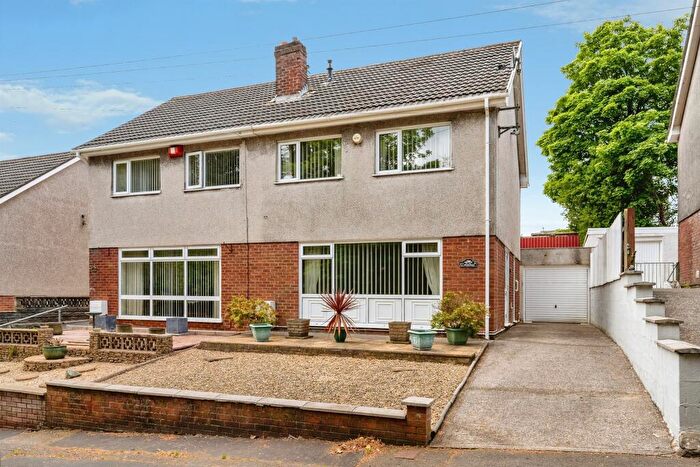 3 Bedroom Semi-Detached House For Sale In Pineway, Treboeth, Swansea, SA5