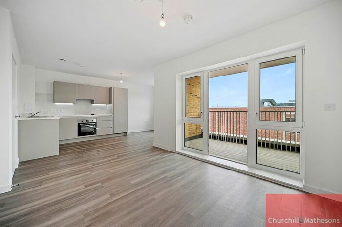 2 Bedroom Flat To Rent In Springfield Place, Glenburnie Road, London, SW17