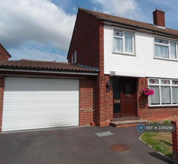 3 Bedroom Semi-Detached House To Rent In Oak Way, Aldershot, GU12