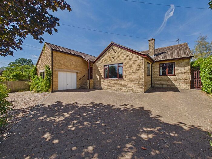 3 Bedroom Detached Bungalow For Sale In School Lane, Ripple, Tewkesbury, GL20