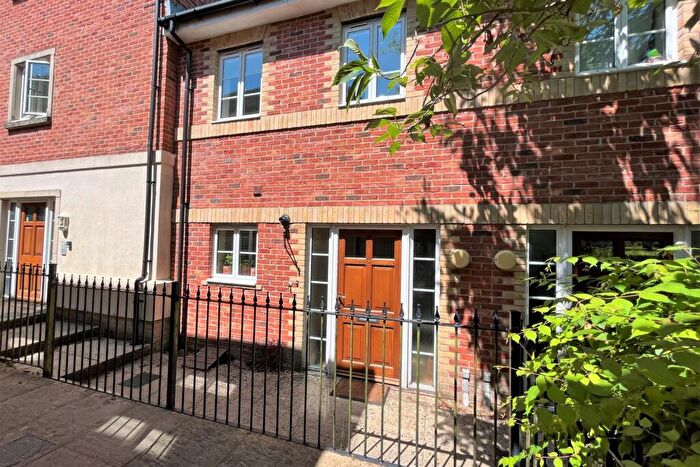 3 Bedroom Terraced House For Sale In Winchester, SO22