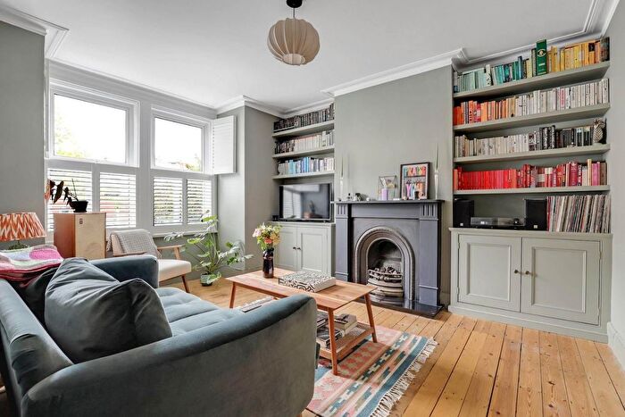 2 Bedroom Flat For Sale In Queenswood Road, Forest Hill, SE23