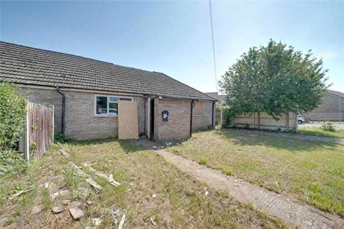2 Bedroom Bungalow For Sale In Aspal Park, Beck Row, Bury St. Edmunds, Suffolk, IP28