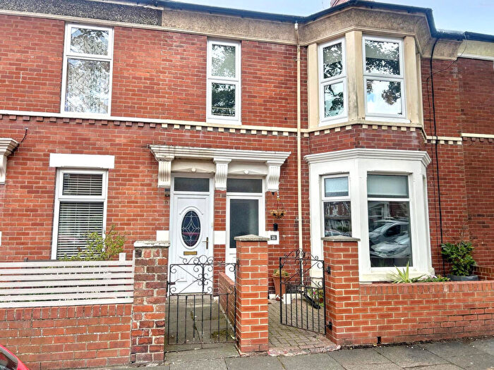 2 Bedroom Flat For Sale In Waverley Avenue, Monkseaton, Whitley Bay, Tyne And Wear, NE25