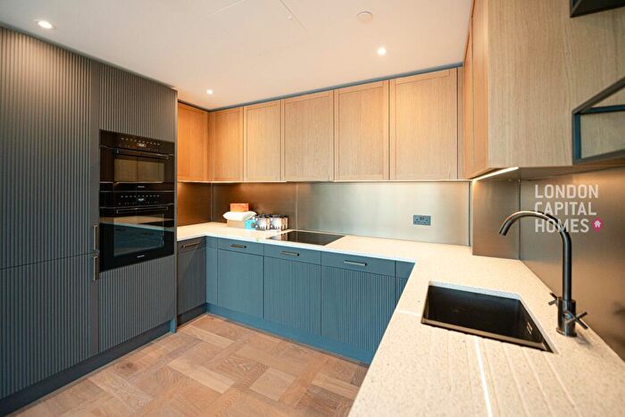3 Bedroom Apartment To Rent In Merino Gardens, London, E1W