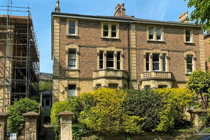 2 Bedroom Flat To Rent In St Johns Road, Clifton, Bristol, BS8