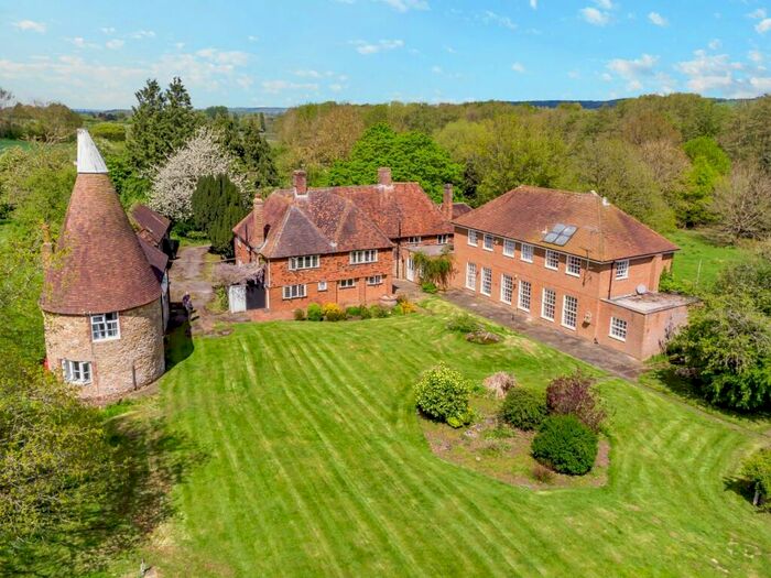 6 Bedroom Detached House For Sale In Runham Lane, Harrietsham, Kent, ME17