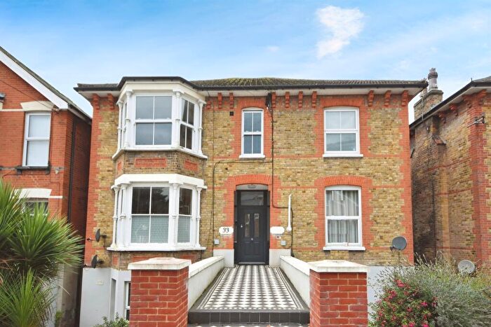 2 Bedroom Apartment To Rent In Rose Valley, Brentwood, CM14