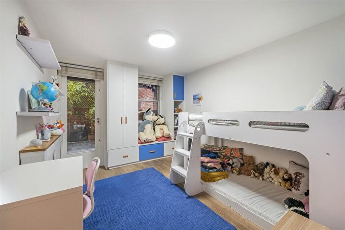 3 Bedroom Flat For Sale In Garden Apartment, Lyndhurst Gardens, Hampstead, NW3
