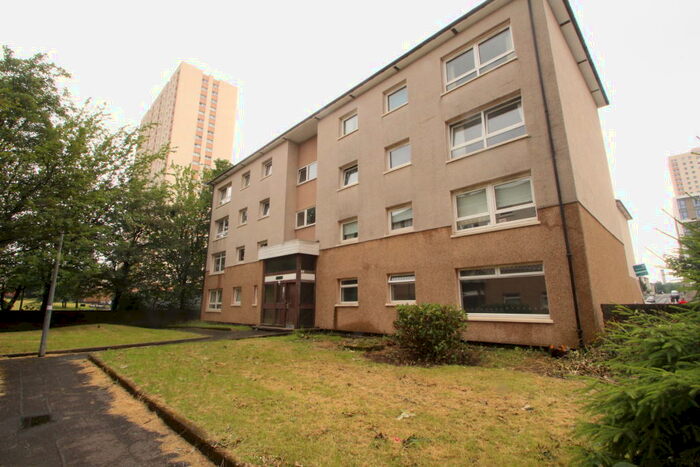 3 Bedroom Apartment To Rent In St Mungo Avenue, Townhead, G4