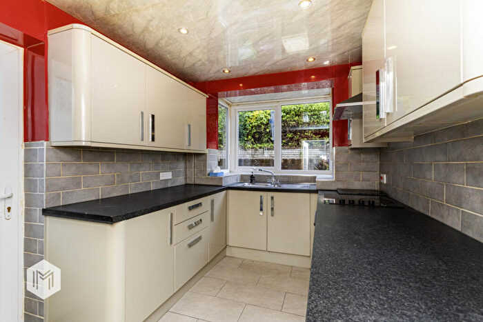 3 Bedroom Semi-Detached House For Sale In Timberbottom, Bradshaw, Bolton, BL2