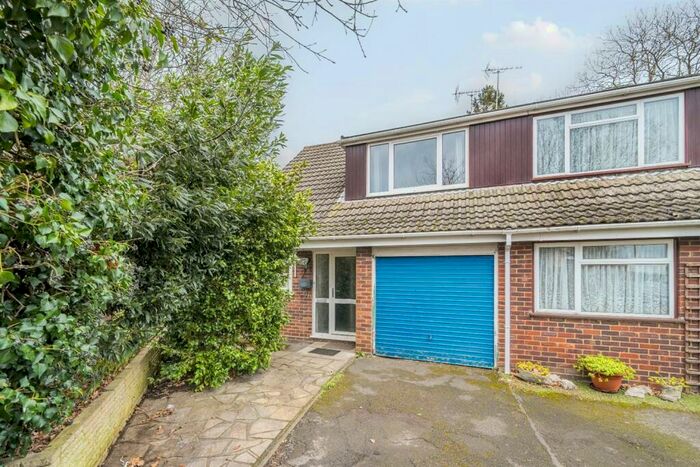 4 Bedroom Semi-Detached House To Rent In Bran Close, Tilehurst, Reading, RG30
