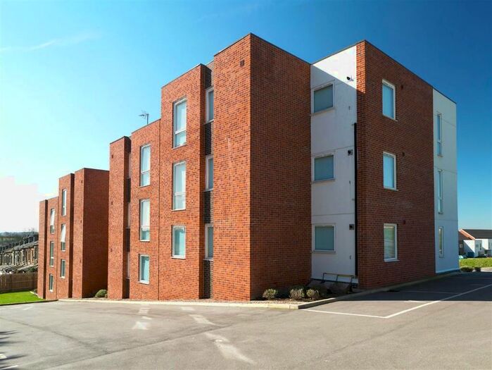 2 Bedroom Ground Flat To Rent In Waterloo Mount, Pudsey, West Yorkshire, LS28