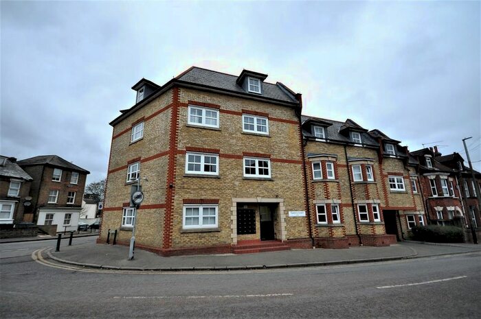 1 Bedroom Flat For Sale In Tantivy Court, Queens Road, Watford, WD17