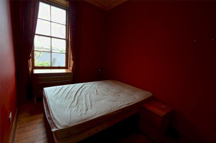 2 Bedroom Flat To Rent In Buccleuch Place, Edinburgh, EH8