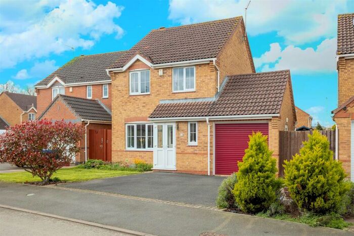 3 Bedroom Detached House For Sale In Buxton Drive, Desborough, Kettering, NN14
