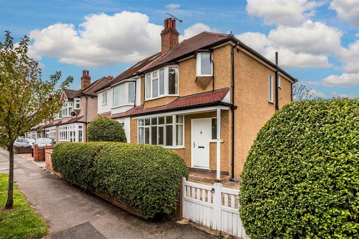 3 Bedroom Semi-Detached House To Rent In Fieldsend Road, Cheam, Sutton, SM3