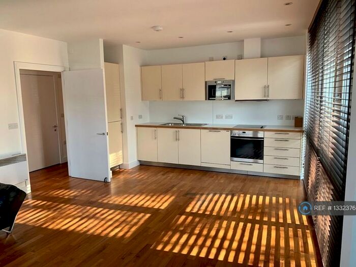 2 Bedroom Flat To Rent In Exchange House, London, N8