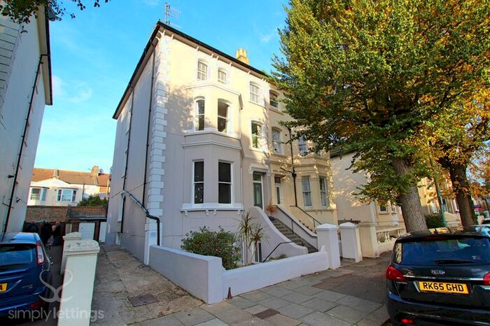 2 Bedroom Flat To Rent In Clarendon Villas, Hove, BN3