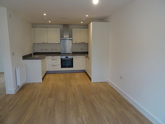 2 Bedroom Apartment To Rent In Pembroke Court, Warwick Avenue, MK40