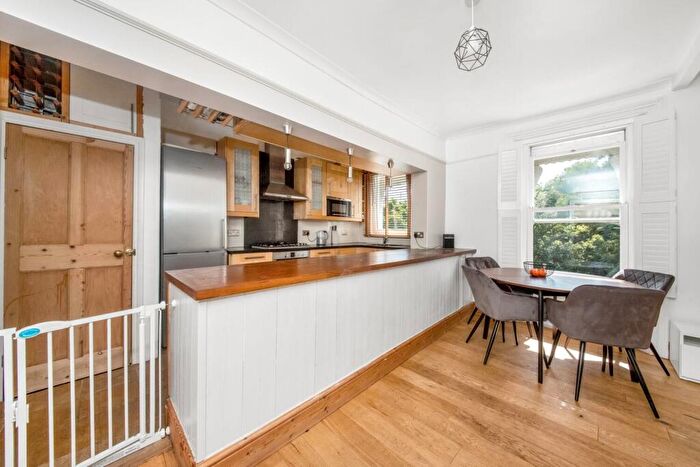 4 Bedroom Apartment For Sale In Central Hill, Crystal Palace, London, SE19
