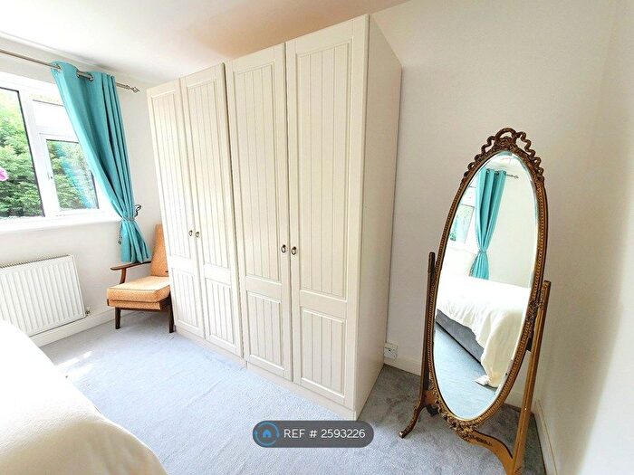 1 Bedroom Flat To Rent In Russell Road, Buckhurst Hill, IG9