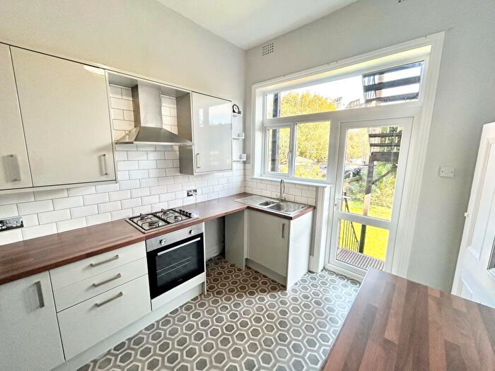 2 Bedroom Apartment To Rent In Lennox Road South, Southsea, PO5