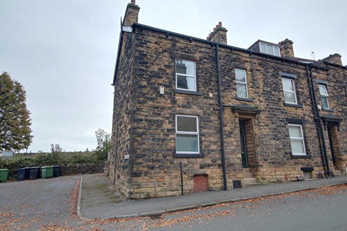 4 Bedroom End Of Terrace House For Sale In Westover Road, Leeds, LS13