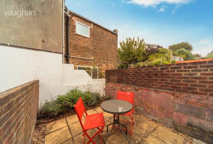 2 Bedroom Flat To Rent In Bear Road, Brighton, BN2