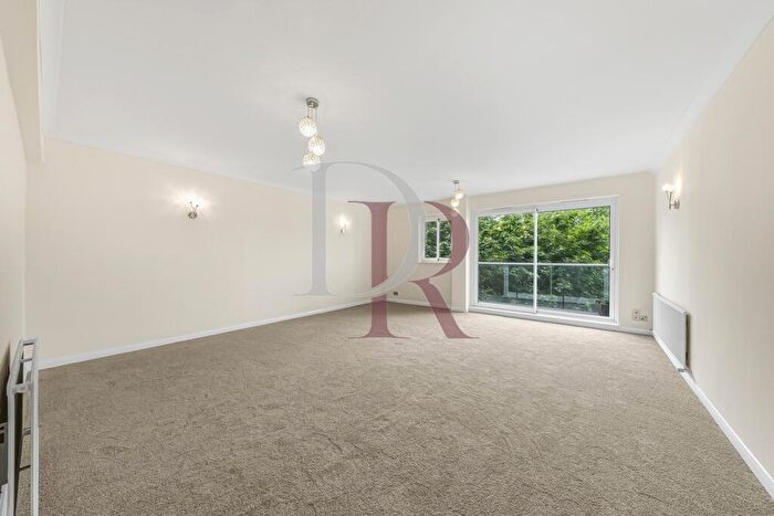 2 Bedroom Apartment For Sale In Oak Lodge Close, Stanmore, HA7