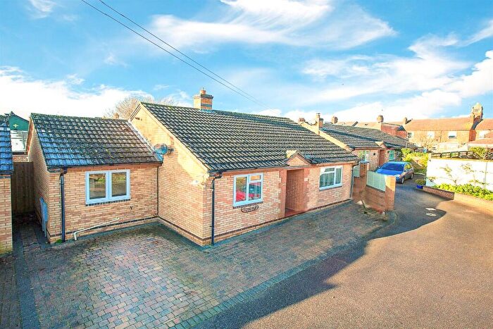 3 Bedroom Detached Bungalow For Sale In Roundhill Road, Kettering, Northamptonshire, NN15