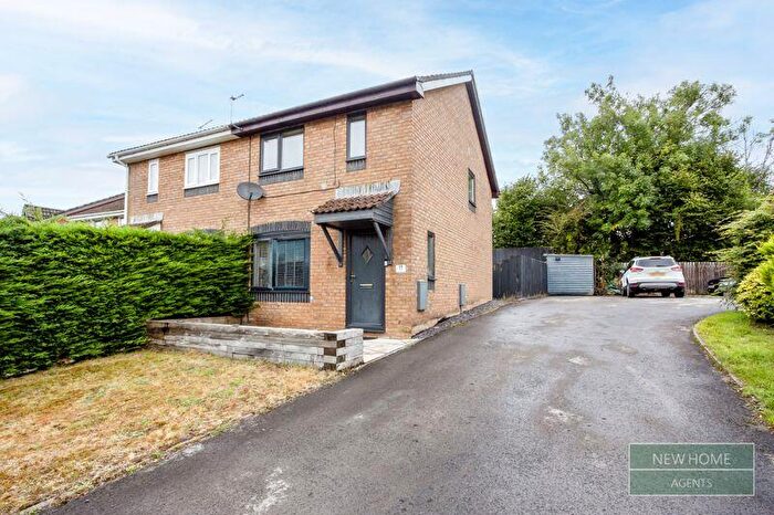 3 Bedroom Semi-Detached House For Sale In The Pines, Hirwaun, Aberdare, CF44