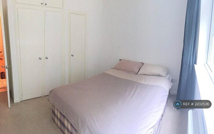 2 Bedroom Flat To Rent In Savoy Close, Birmingham, B32