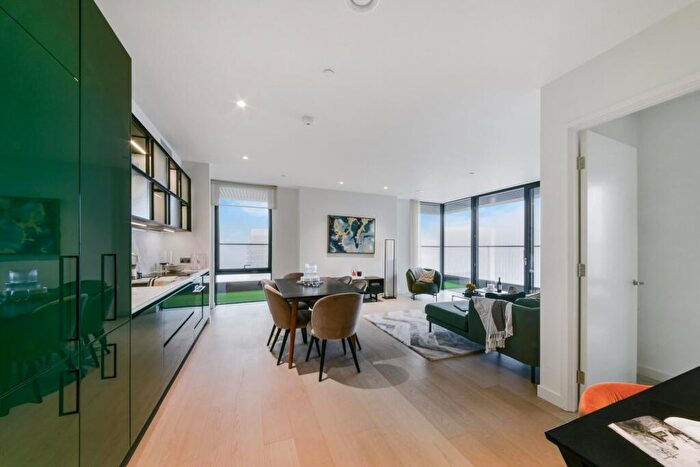 2 Bedroom Apartment To Rent In Hobart Building, Wardian, Canary Wharf, London, E14