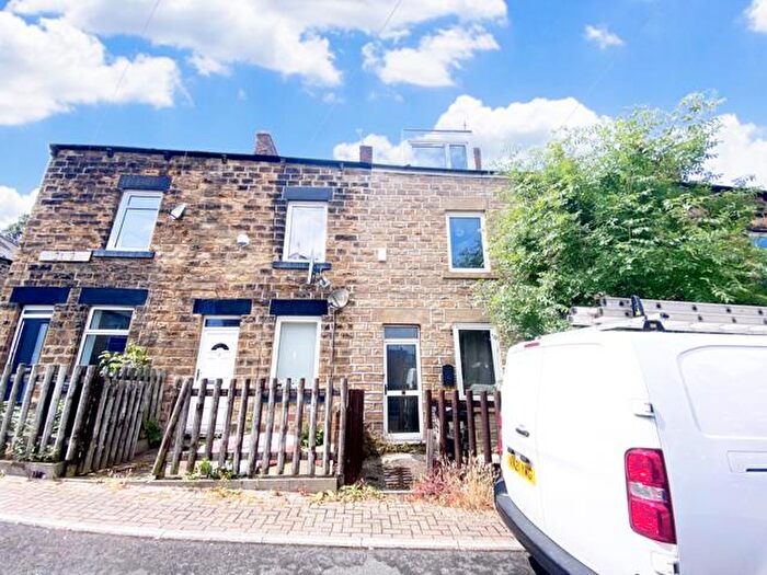 3 Bedroom Terraced House To Rent In Victor Terrace, Barnsley, S70