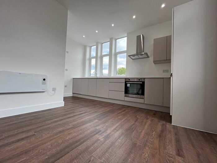 2 Bedroom Apartment To Rent In Barrfield Road, Salford, M6