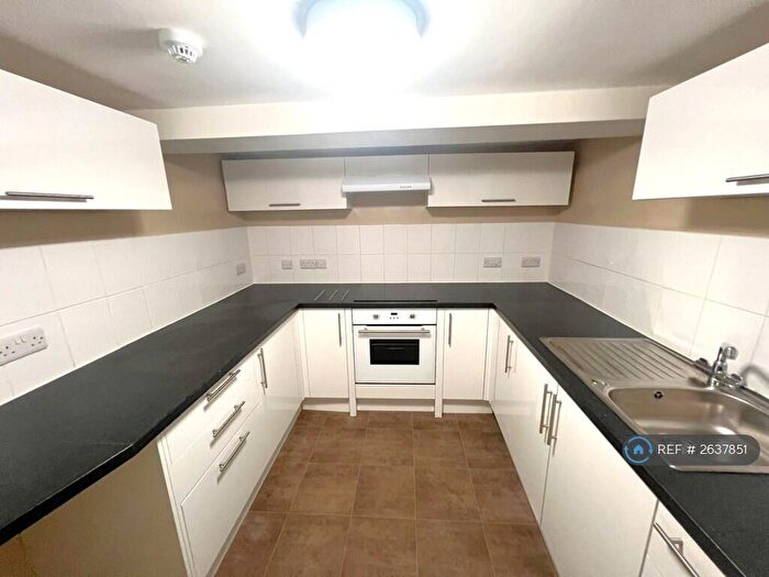 4 Bedroom Maisonette To Rent In Stokes Croft, Bristol, BS1