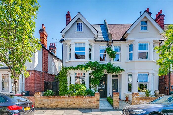 4 Bedroom Semi Detached House To Rent In Elm Road, Palewell, SW14